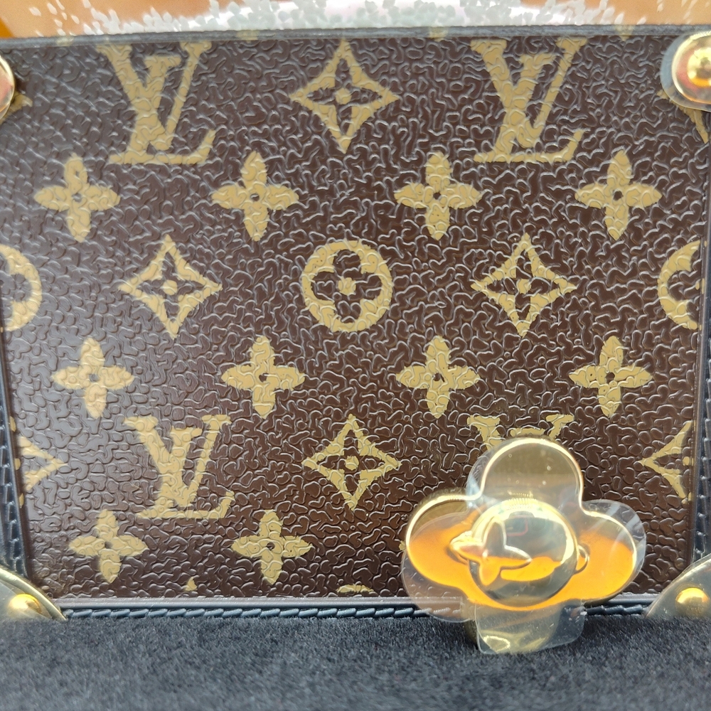 Louis Vuitton Vivienne Snow Globe Trunk Monogram Music Box NIB AUTHENTIC - Picture 7 of 9